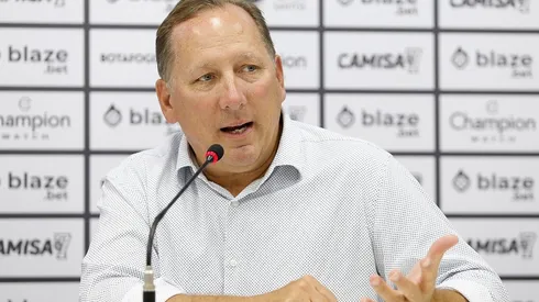 Ex-jogador do Barcelona rejeita proposta para jogar no time B do Botafogo (Foto: Vitor Silva/Botafogo)