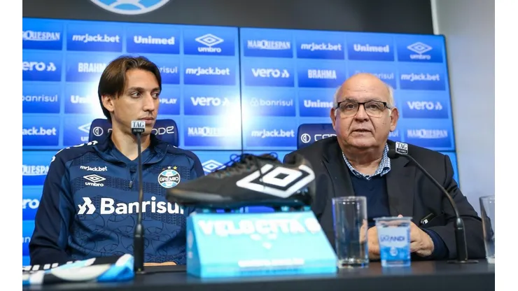 Geromel renova com a Grêmio até 2023 (FOTO: LUCAS UEBEL/GREMIO FBPA)