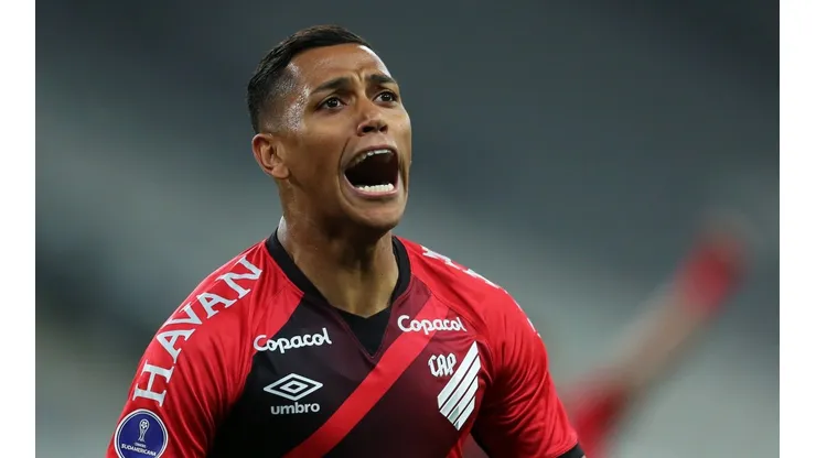 Athletico Paranaense v Pe�arol - Copa CONMEBOL Sudamericana 2021