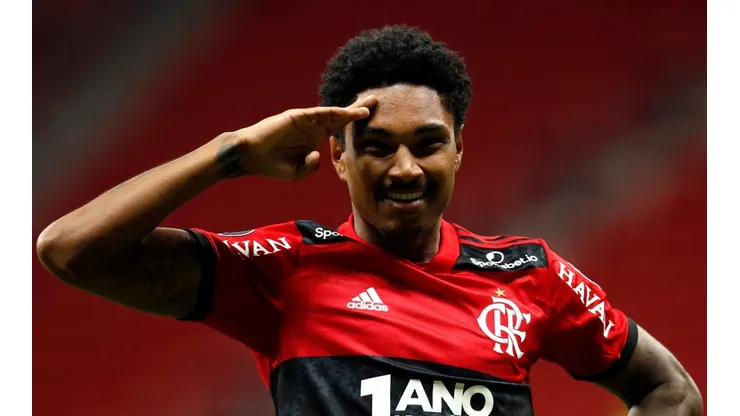 Flamengo v Defensa y Justicia - Copa CONMEBOL Libertadores 2021