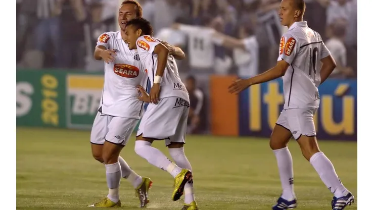 Zé Love, campeão da Libertadores com o Santos, está desempregado