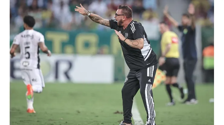 Turco Mohamed não é mais o treinador do Atlético-MG (Foto: Pedro Souza / Atlético)