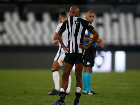 Sem espaço no Botafogo, Chay encaminha acerto com tradicional clube brasileiro