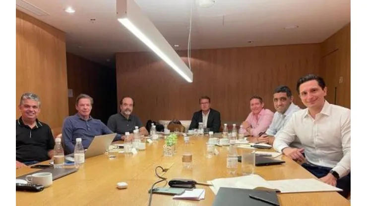 Membros da diretoria do Vasco e 777 Partners se reúnem (Foto: Divulgação/CRVG)