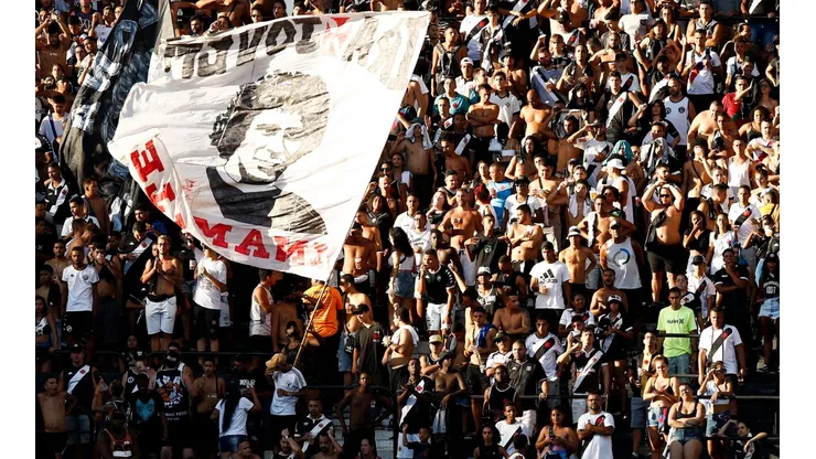 Torcida do Vasco pediu a saída de Maurício Souza do comando da equipe