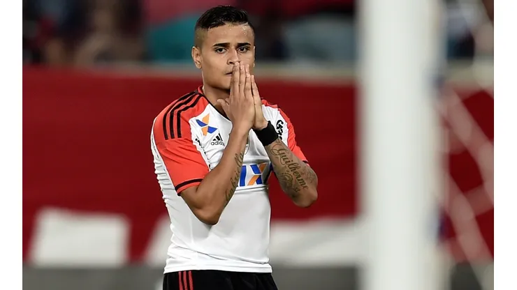 Goias v Flamengo - Brasileirao Series A 2014
