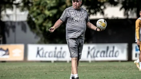 Santos, de Marcelo Fernandes, rejeitou proposta por Léo Baptistão