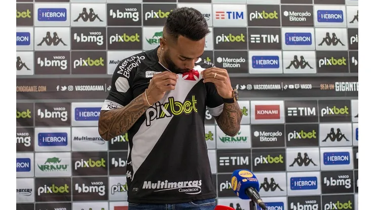 Alex Teixeira revela verdadeira motivo para retornar ao Vasco (Foto: Daniel RAMALHO/CRVG)