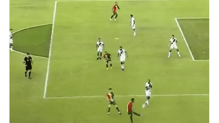 Setor defensivo do Vasco vacila nos três gols sofridos na derrota para o Sampaio Corrêa (Foto: Reprodução)