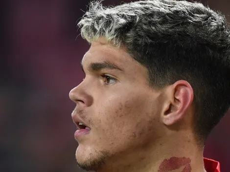 Ayrton Lucas recebe proposta milionária para deixar o Flamengo