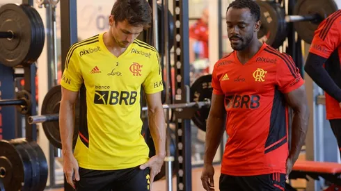 Após cinco meses parado por artroscopia no joelho direito, Rodrigo Caio pode passar pelo menos procedimento, mas no esquerdo (Foto: Marcelo Cortes / Flamengo)