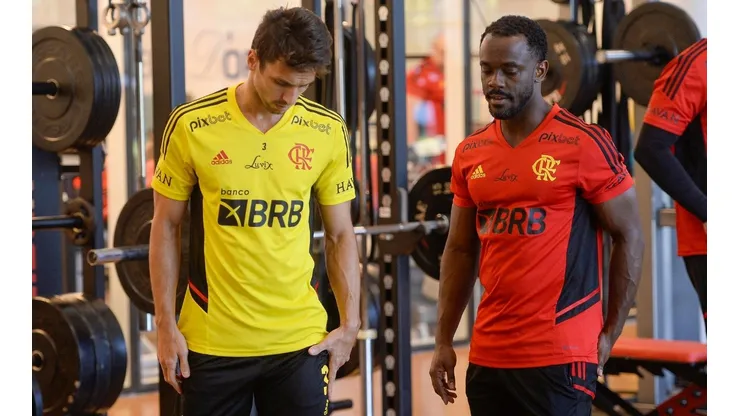 Após cinco meses parado por artroscopia no joelho direito, Rodrigo Caio pode passar pelo menos procedimento, mas no esquerdo (Foto: Marcelo Cortes / Flamengo)