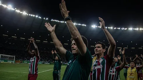 Fernando Diniz recebe elogios de Jhon Arias após vitória contra o Cruzeiro (FOTO: MARCELO GONCALVES/FLUMINENSE FC)