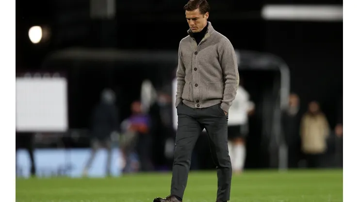 Scott Parker, técnico do Fulham, não quer contar com ex-jogador do Flamengo