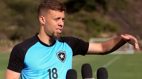 Lucas Fernandes projeta duelo contra o Cuiabá (Foto: Vitor Silva/Botafogo)