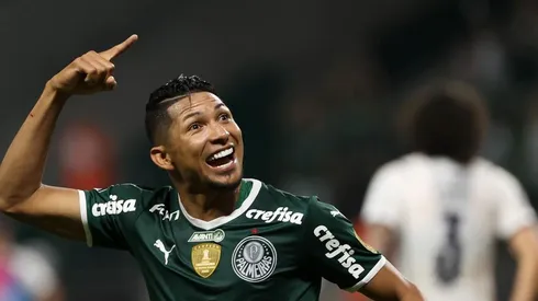 Rony finalmente marca gol de bicicleta (Foto: Cesar Greco/Palmeiras)