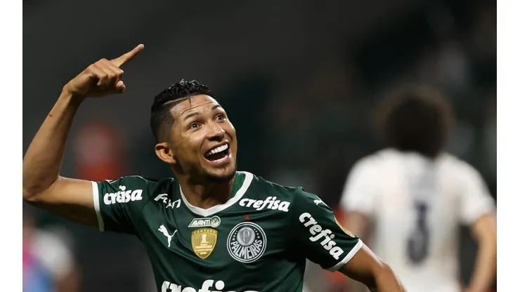 Rony finalmente marca gol de bicicleta (Foto: Cesar Greco/Palmeiras)