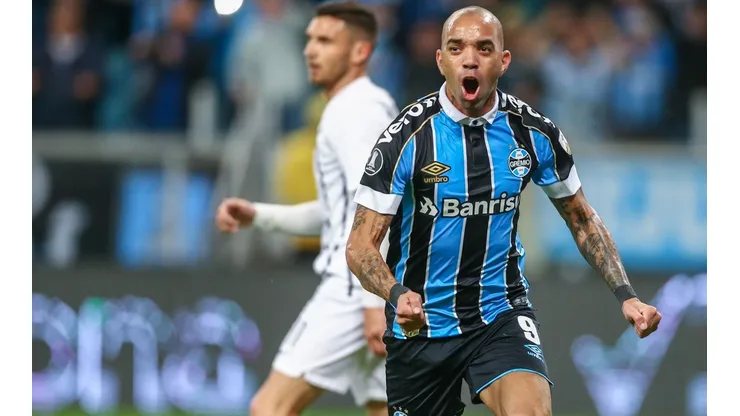 Gremio v Libertad - Copa CONMEBOL Libertadores 2019
