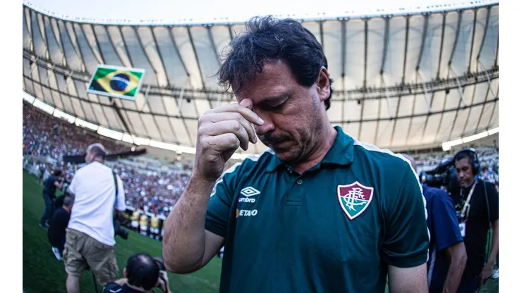 Diniz rasga Fred de elogios após marcar em seu penúltimo jogo como profissional (FOTO: MARCELO GONÇALVES / FLUMINENSE FC)