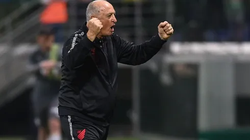 Felipão exalta vitória sobre o Palmeiras, mas freia animação por segunda colocação (Foto: Reprodução/Twitter)