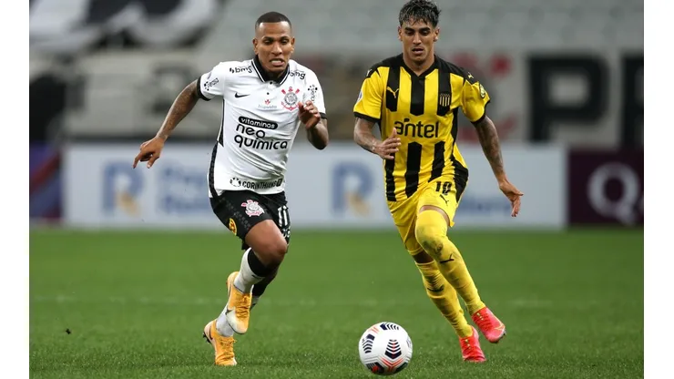 Corinthians v Pe�arol - Copa CONMEBOL Sudamericana 2021
