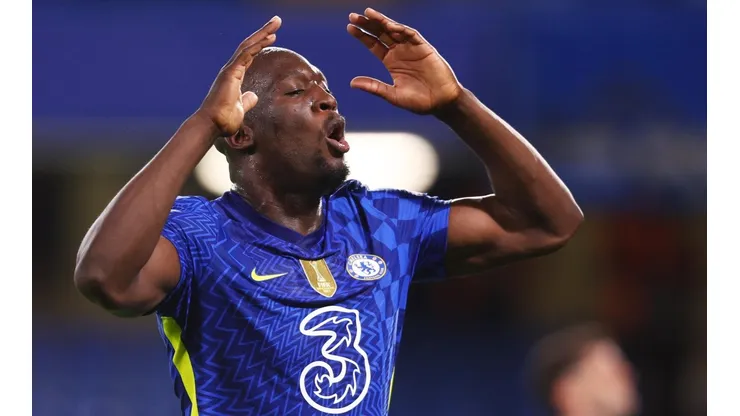 Romelu Lukaku, em campo pelo Chelsea (Foto: Getty Images)