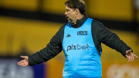 Maurício Souza admite atuação ruim do Vasco (Foto: Daniel RAMALHO/CRVG)