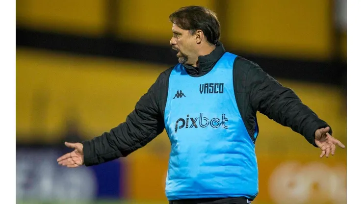 Maurício Souza admite atuação ruim do Vasco (Foto: Daniel RAMALHO/CRVG)