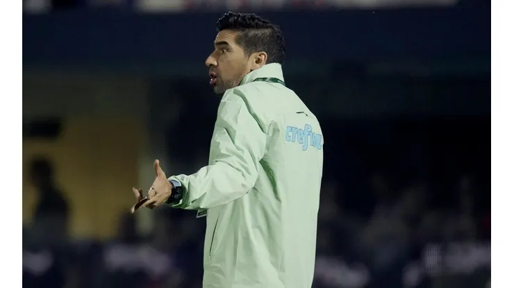 Abel Ferreira reclama de críticas após empate contra o Avaí pelo Brasileirão (Foto: Christian Alvarenga/Getty Images)