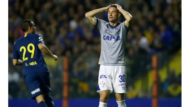 Um dos símbolos do rebaixamento do Cruzeiro, Thiago Neves cobra R$10 milhões do clube