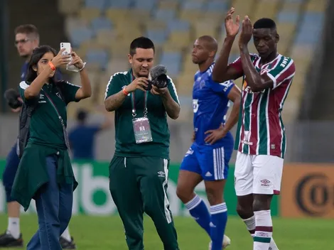 Atacante do Fluminense se despede do Maracanã aclamado e se emociona