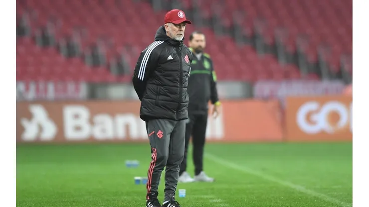 Mano elogio desempenho do Internacional após desfalques (Foto: Ricardo Duarte/SC Internacional)