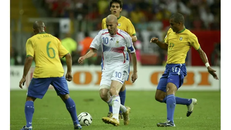 Zinedine Zidane revelou que enfrentou o Brasil lesionado