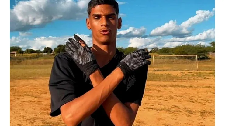 Revoltante: Novos empresários do Luva de Pedreiro revelam o saldo bancário do influencer