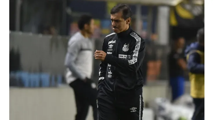 Bustos reclama de erros do Santos (Foto: Ivan Storti/Santos FC)