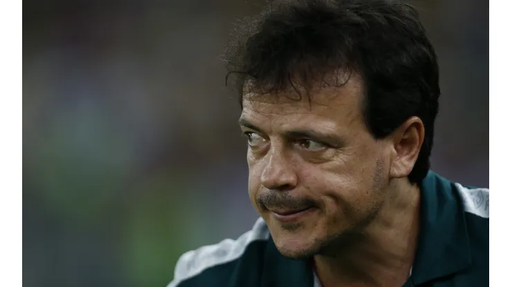 Fernando Diniz deve perder lateral-esquerdo