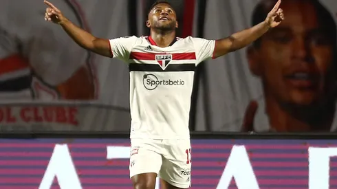 Luan comemora gol com a camisa do São Paulo (Foto: Getty Images)