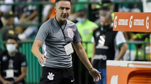 Vítor Pereira não deseja utilizar Léo Natel no Corinthians