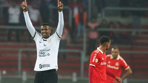 Internacional v Corinthians - Brasileirao 2022