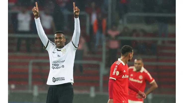 Internacional v Corinthians - Brasileirao 2022