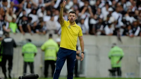 Pezzolano critica atuação de Daronco no duelo contra o Vasco (Foto: Staff Images / Cruzeiro)