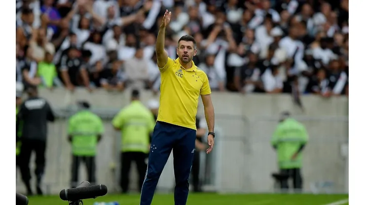 Pezzolano critica atuação de Daronco no duelo contra o Vasco (Foto: Staff Images / Cruzeiro)
