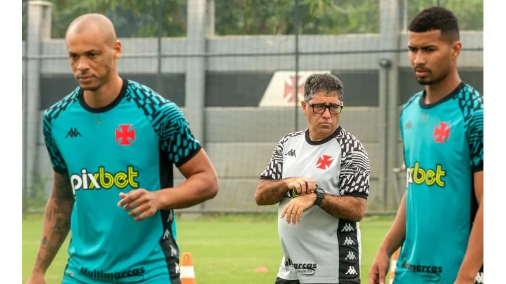 Emílio Faro falou sobre a vitória do Vasco sobre o Cruzeiro (Foto: Daniel RAMALHO / CRVG)