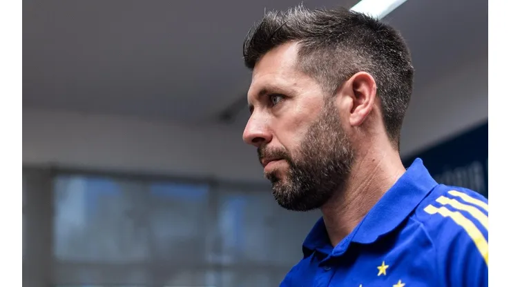 Paulo Pezzolano falou sobre a derrota contra o Vasco (Foto: Gustavo Aleixo/Cruzeiro)