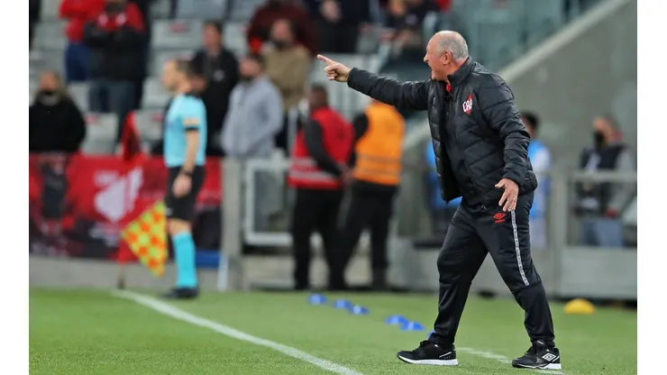 Athletico Paranaense v Libertad - Copa CONMEBOL Libertadores 2022