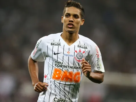 Gigante brasileiro negocia a contratação do atacante Pedrinho, ex-Corinthians
