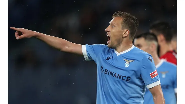 Lucas Leiva admite que conversou com o Grêmio, mas que não passou disso (Foto: Paolo Bruno/Getty Images)