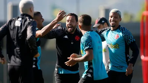 Vasco enfrenta o Náutico nesta terça-feira, dia 7 (Foto: Daniel RAMALHO / CRVG)