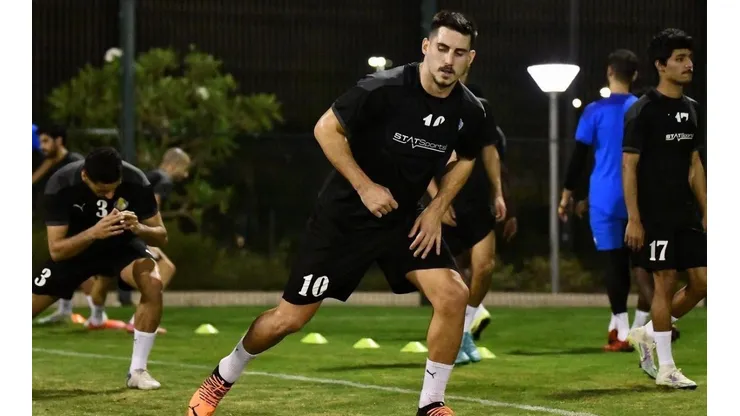 Gabriel Pires está emprestado pelo Benfica ao Al-Gharafa (Foto: Divulgação/Twitter)