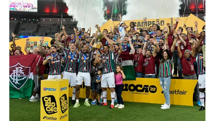 Atleta do Fluminense selecionados para a seleção do Cariocão recebem seus prêmios (Foto: Thiago Ribeiro/AGIF)